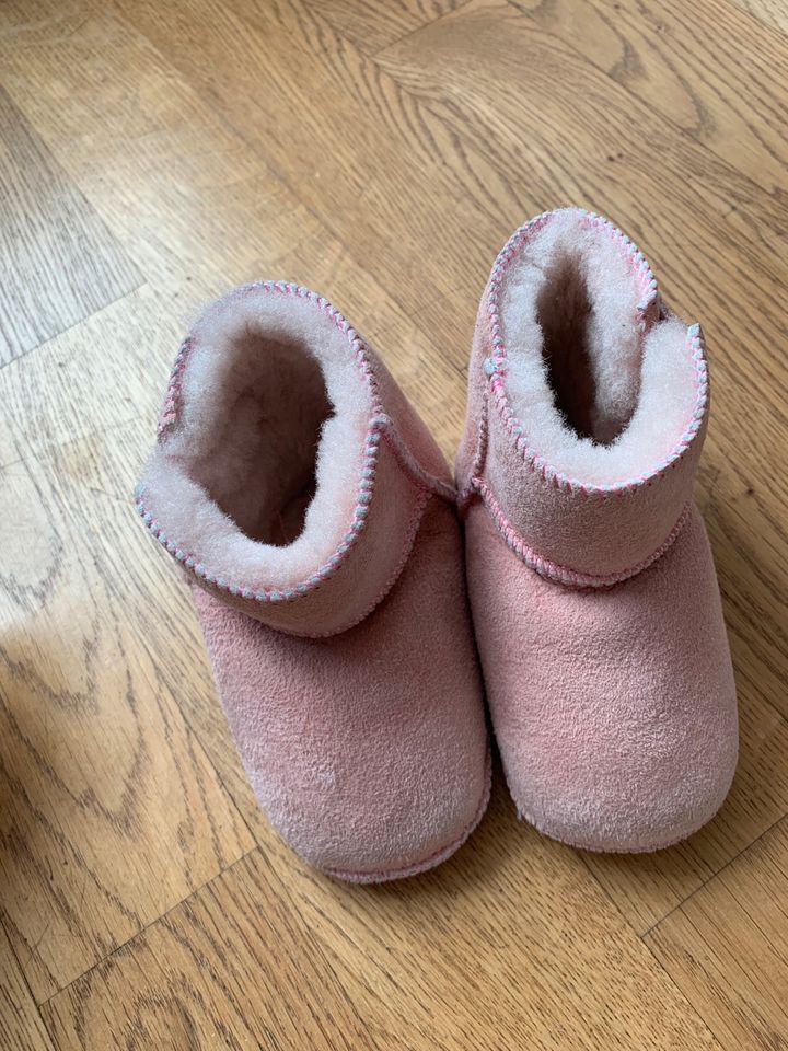 Lammfell Schuhe Heitmann Baby rosa in Frankfurt am Main