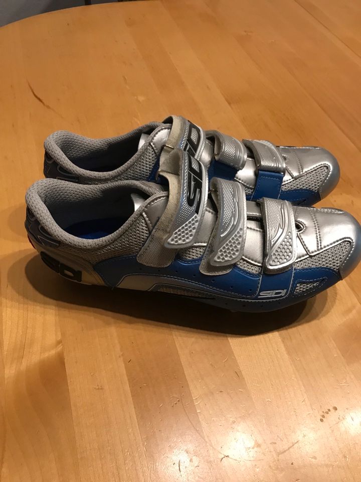 Sidi Rennradschuhe Carbon Millennium 3 Gr.44 in Niederzier