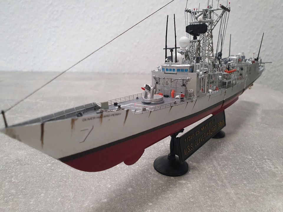 Schiff Model USS Oliver Hazard Perry Us Navy Frigate in Böbingen an der Rems