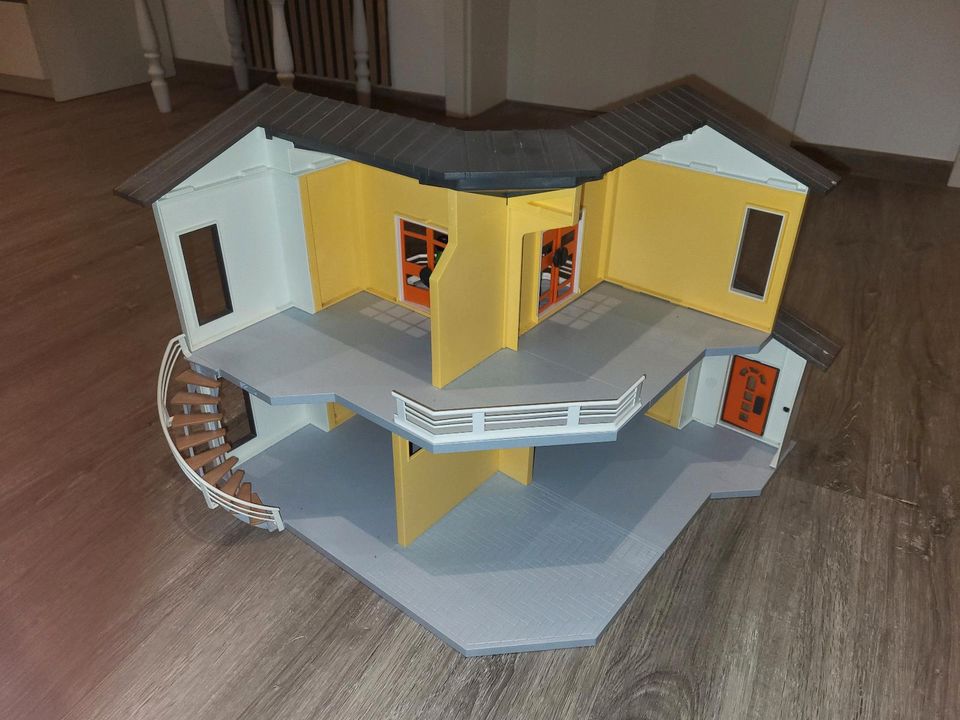 Playmobil Villa Haus 9266 plus 17 Sets in Rathenow