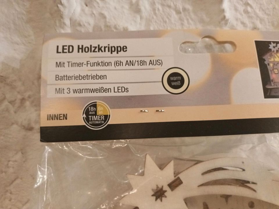 LED Holzkrippe UNBENUTZT kleine Krippe Weihnachts- Deko aus Holz in  Nordrhein-Westfalen - Dinslaken