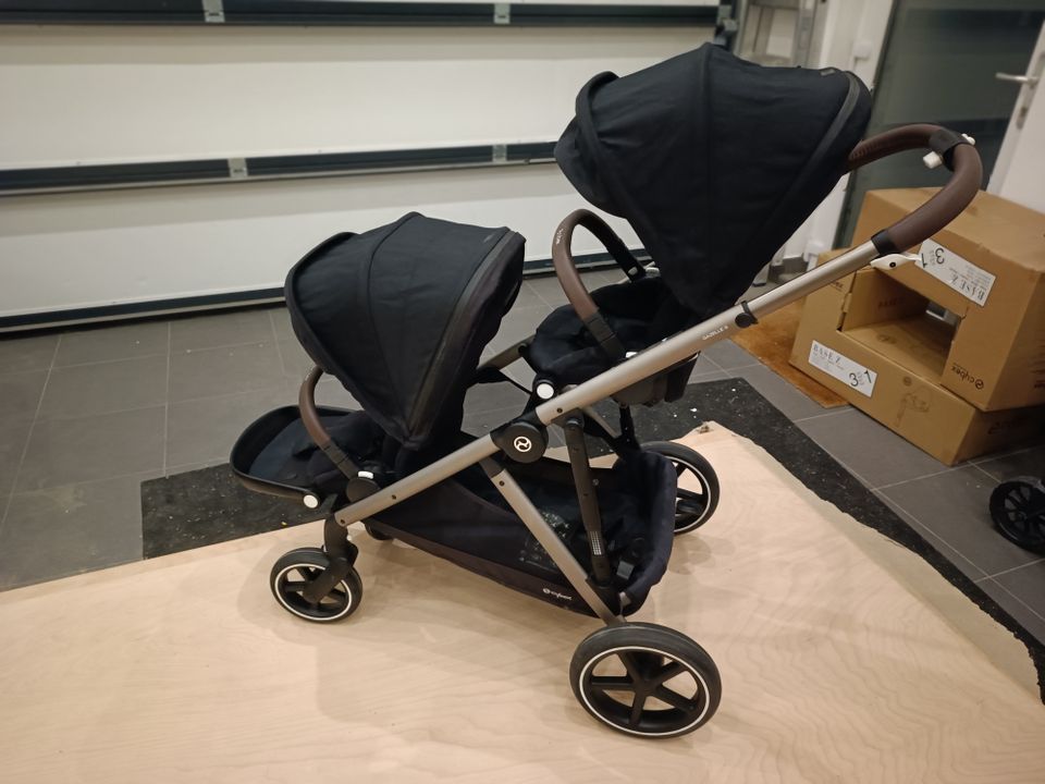 Cybex Gold - Gazelle S Geschwister Kinderwagen plus Zubehör in Aholfing