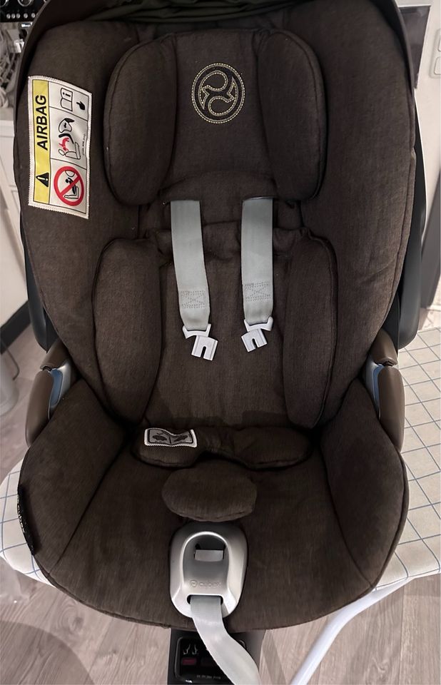 Kindersitz Babyschale Cybex Sirona Z i-size in Dortmund