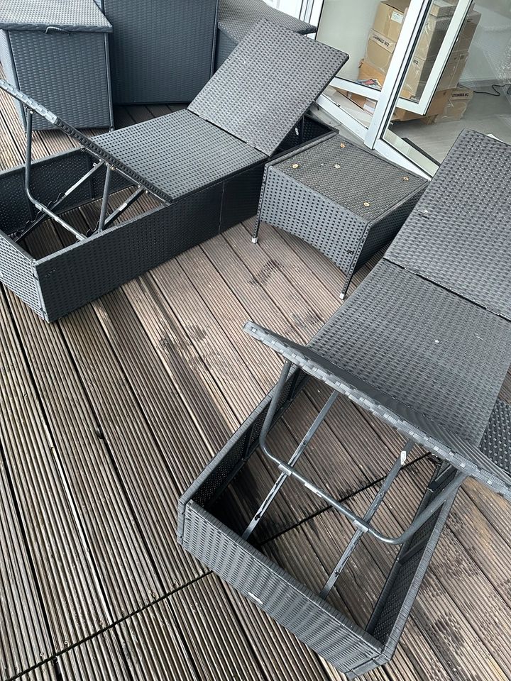 2 x Gartenliegen, 1 x Tisch, 1 x Doppelliege aus Rattan, schwarz in Bochum