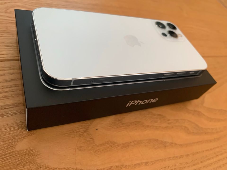 iPhone 12 Pro 256gb mit OVP Silber/Weiß in Leipzig
