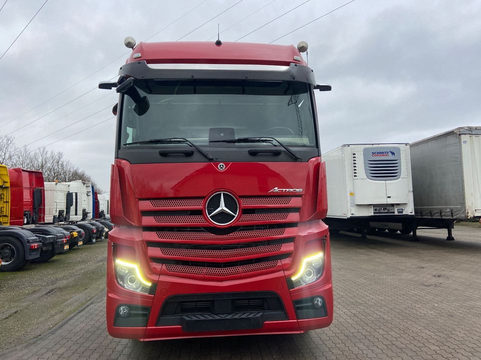 Mercedes-Benz Actros 1851 Retarder 2 Tanks in Kiel