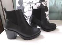 Boots Gr 36 wie NEU Sachsen - Kamenz Vorschau
