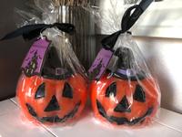 2 TK Maxx TKMaxx Kerzen Kürbis Hexenhut Halloween Halloweendeko Nordrhein-Westfalen - Meerbusch Vorschau