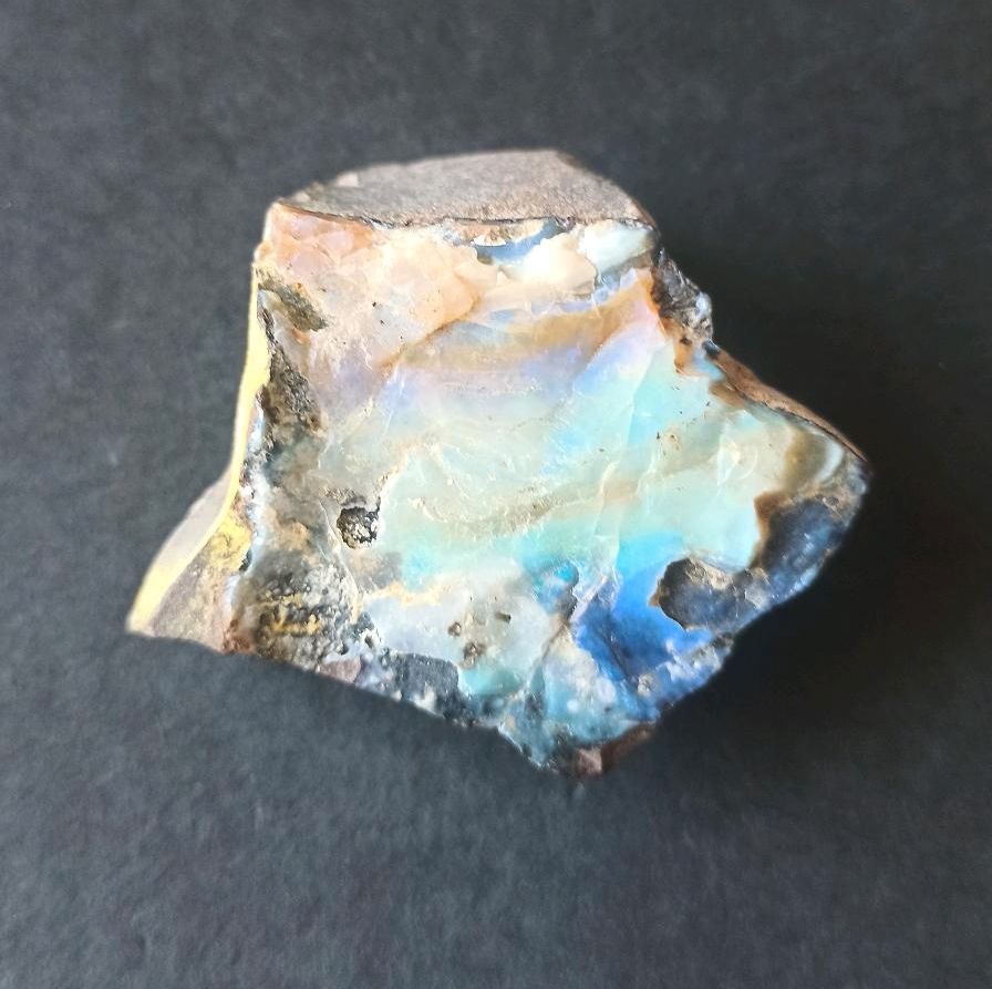 BOULDER-OPAL Opal Edelsteine Minerallien in Hamburg