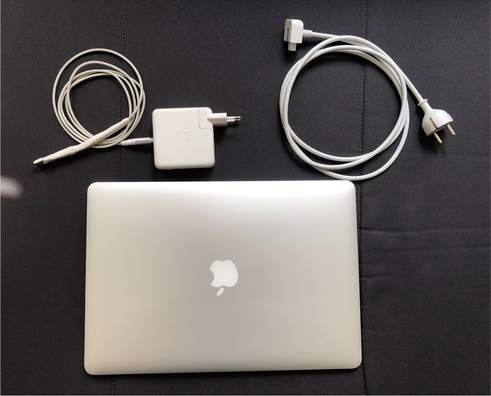 MacBook Pro Retina 15“ 2015 2,5 GHz i7 16GB RAM 256GB SSD in Berlin