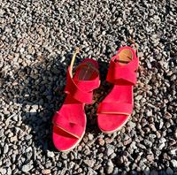 Sandalen (neu) von Hilfiger Gr. 42 Hessen - Butzbach Vorschau