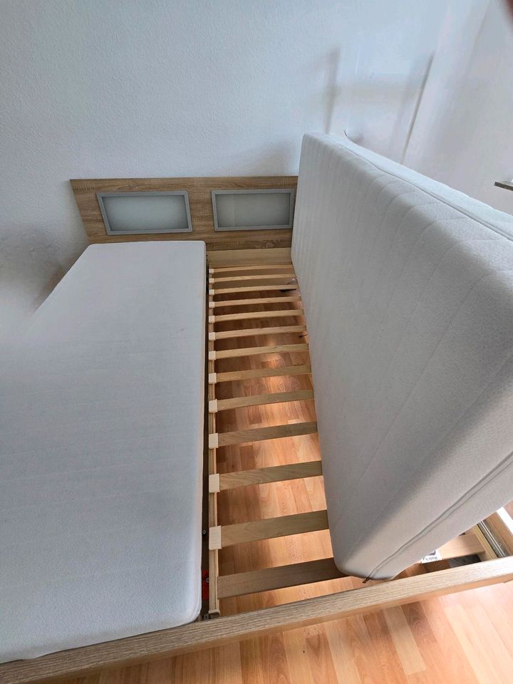 Schlafzimmerbett Bett 1,60 x2,00 mit Lattenrost Matratze Komplett in Marl
