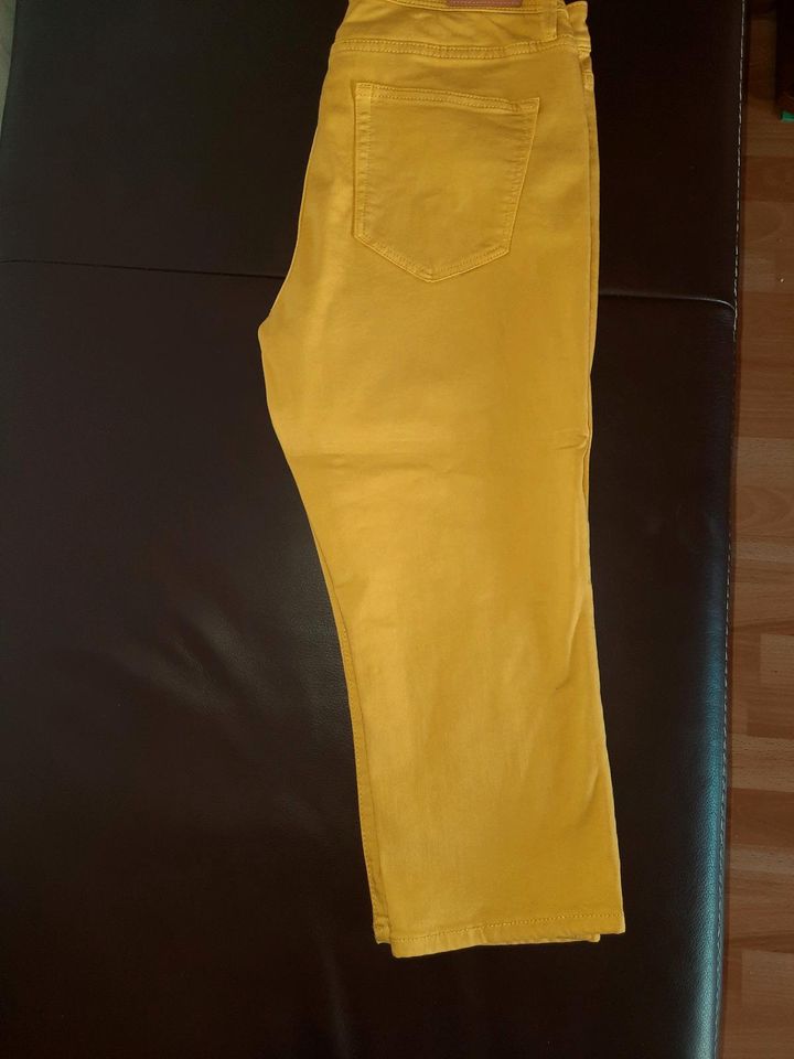 S.Oliver Betsy  Slimfit Capri-Jeans Größe 38 in Künzell