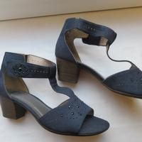 schicke dunkelblaue Sandalen Niedersachsen - Wennigsen Vorschau