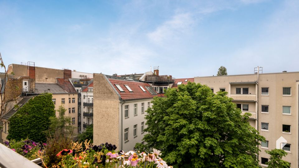 Bezugsfreie gemütliche Dachgeschosswohnung im Scheunenviertel in Berlin