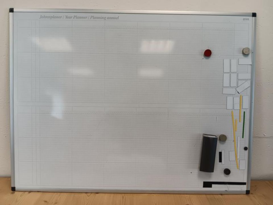 Plan Master Plantafel Jahresplaner Monats- und Tageseinteilung in Tettnang