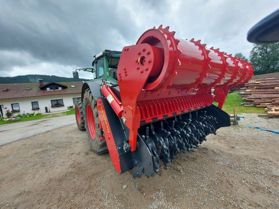 Forstmulchen / Roden / Wurzelstöcke Fräsen /Wegebau / Engerlinge in Bad Kötzting