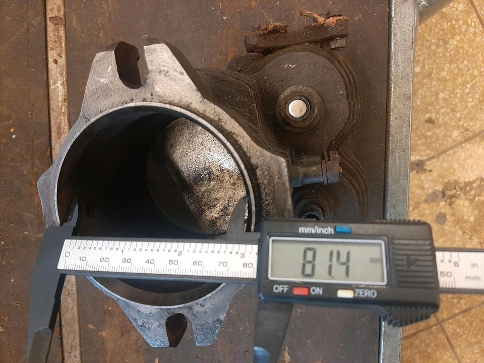 D Rad R 04 oder 05  Zylinder mit Kolben in Calau