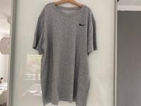 nike basic t shirt Niedersachsen - Buxtehude Vorschau