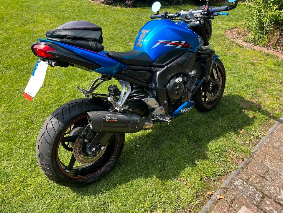 Yamaha FZ1 in Ringe