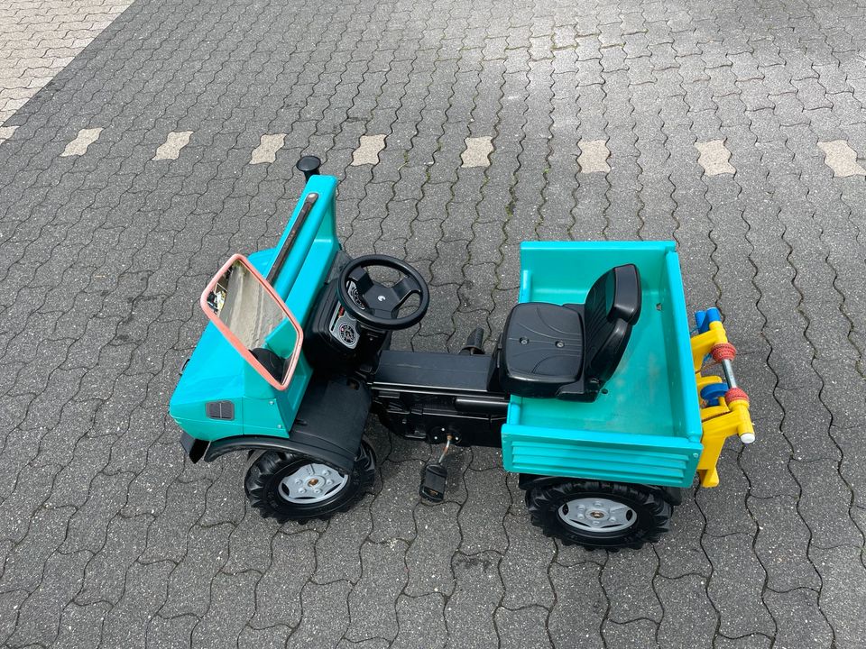 Unimog Tretauto inkl. seilwinde in Lüdenscheid