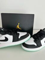 Nike Air Jordan 1 low white/mint foam Black 38 NEU OVP Bayern - Markt Schwaben Vorschau