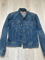 Jeansjacke von Levi’s Sachsen - Bautzen Vorschau