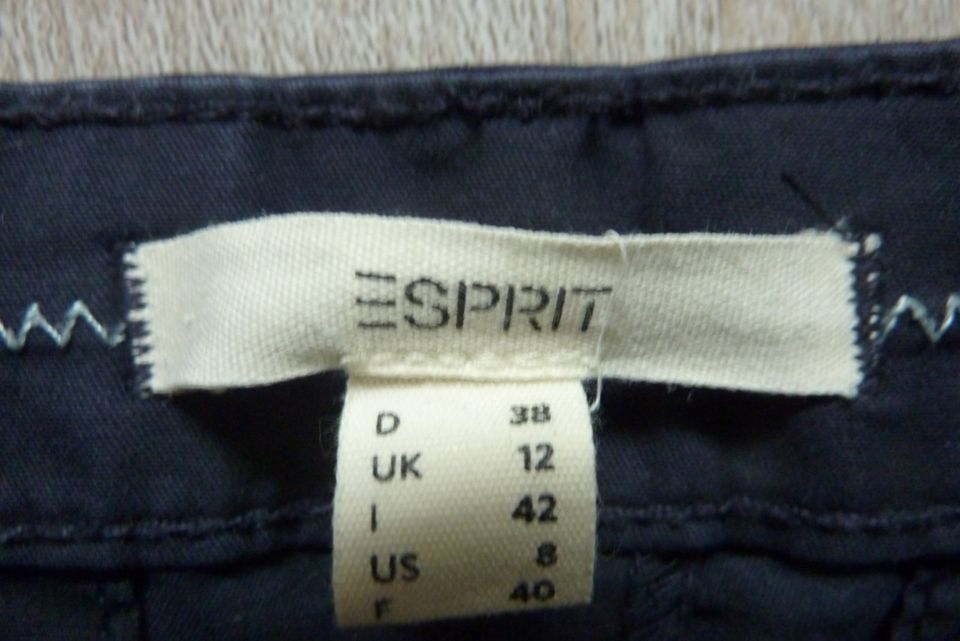 Esprit Hose Shorts Bermuda Gr. 38   -neuwertig- in Sehnde