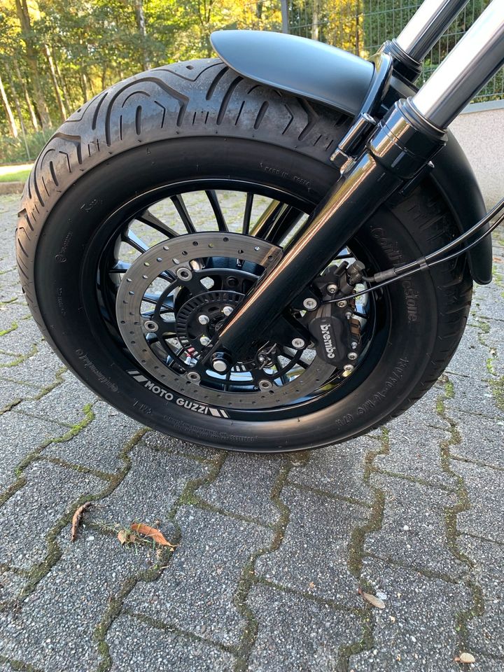 Moto Guzzi Bobber V9 in Essen