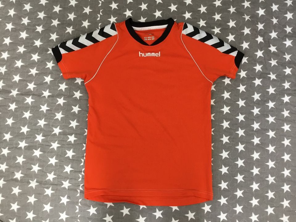 Hummel T-Shirt,Sportshirt Gr 140-150 in Gettorf