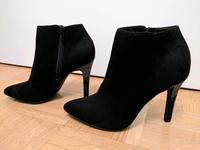 Schicke Stiefelette, höher Absatz, Gr. 38, NEU München - Trudering-Riem Vorschau