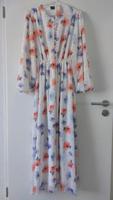 Maxikleid mit Blumen von Modanisa Baden-Württemberg - Weißbach Vorschau