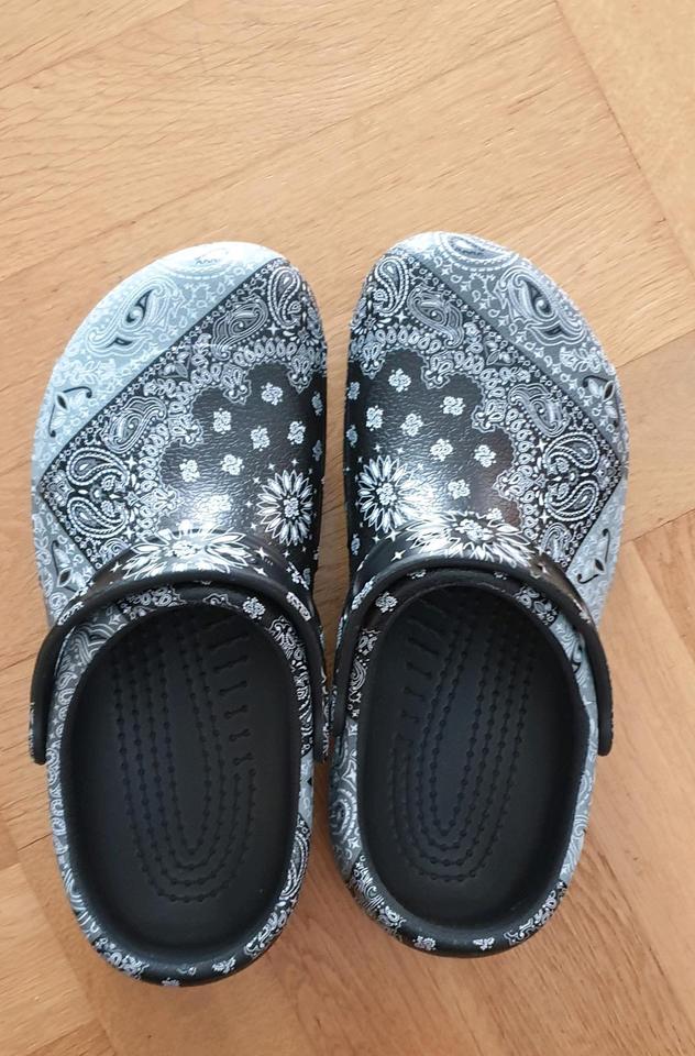 Crocs Bistro Graphic Clog in Bayern Pfaffenhofen a.d. Ilm kleinanzeigen