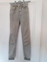 Stradivarius super High waist Jeans grau 32 Rheinland-Pfalz - Bingen Vorschau