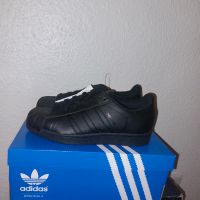 Adidas Superstar All Black neu mit Karton Grösse 36 Berlin - Mitte Vorschau