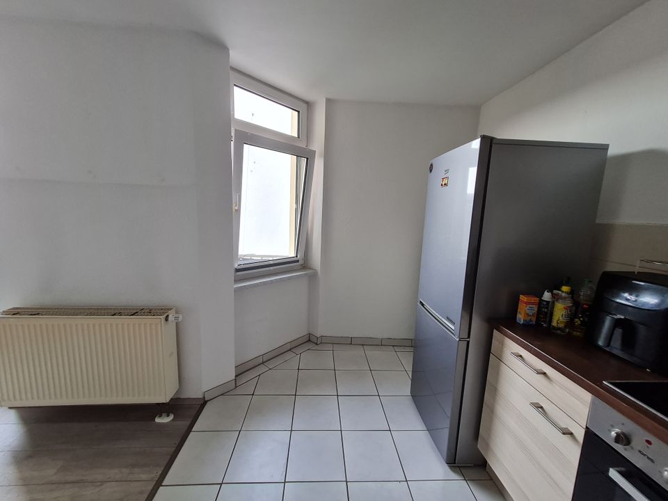 Nachmieter Gesucht Für 2.5 Zimmer Teilmobilierte Wohnung in sehr in Erfurt
