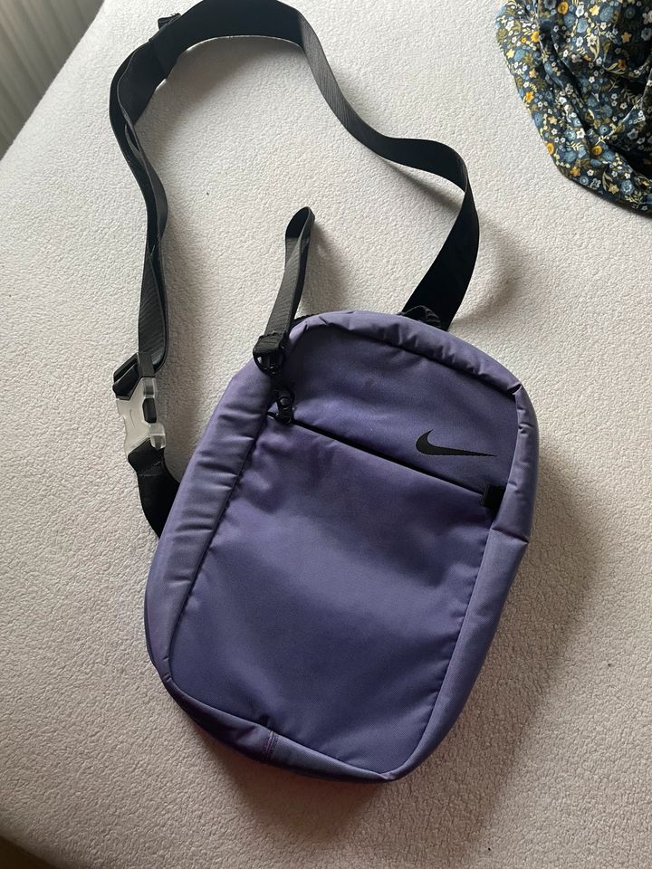 Nike Umhängetasche Herren / Unisex Lila in Wanzleben