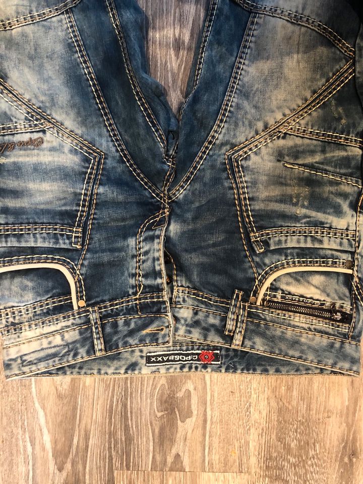 Cipo & Baxx bequeme Herrenjeans mit Ziernähten blau W34 L34 in Schauenburg