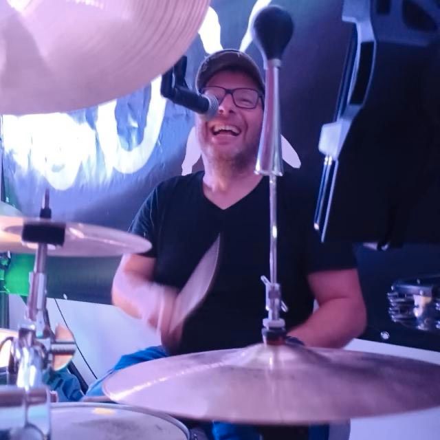 Drummer sucht Band in Sennfeld