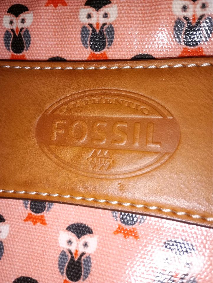 Stadttasche von Fossil mit kleinen Eulen in Berlin