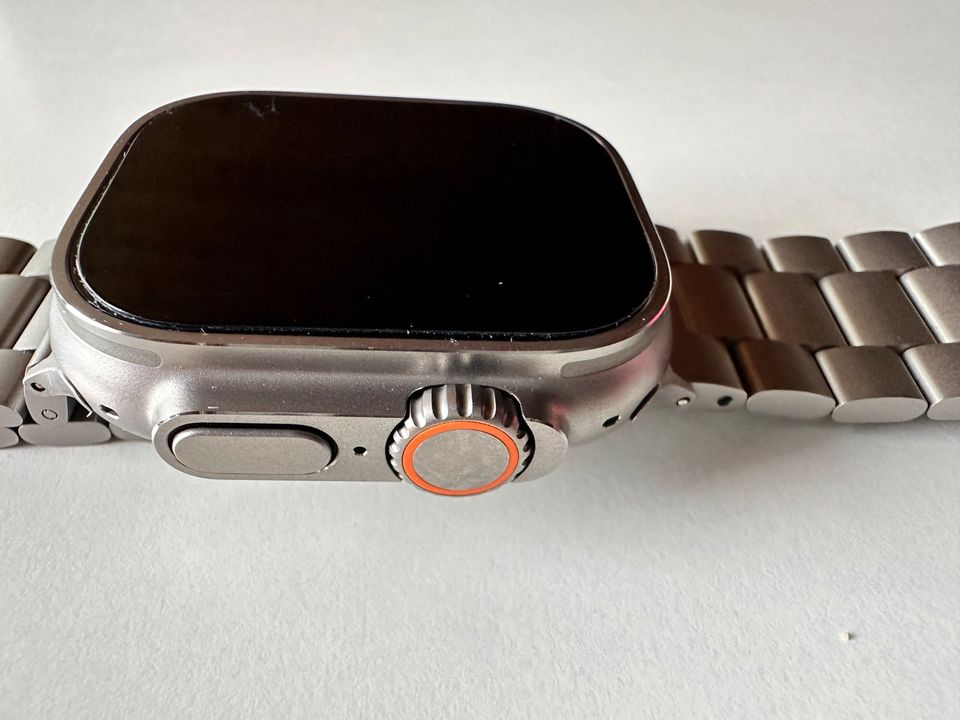 Apple Watch Ultra, 1 Gen. GPS+Cellular, Watch 49mm, wie neue in Stuttgart