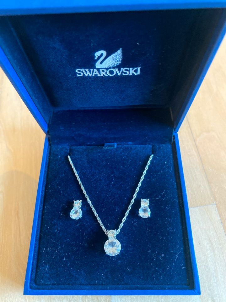 Swarovski Schmuck-Set Kette Ohrringe in Nackenheim