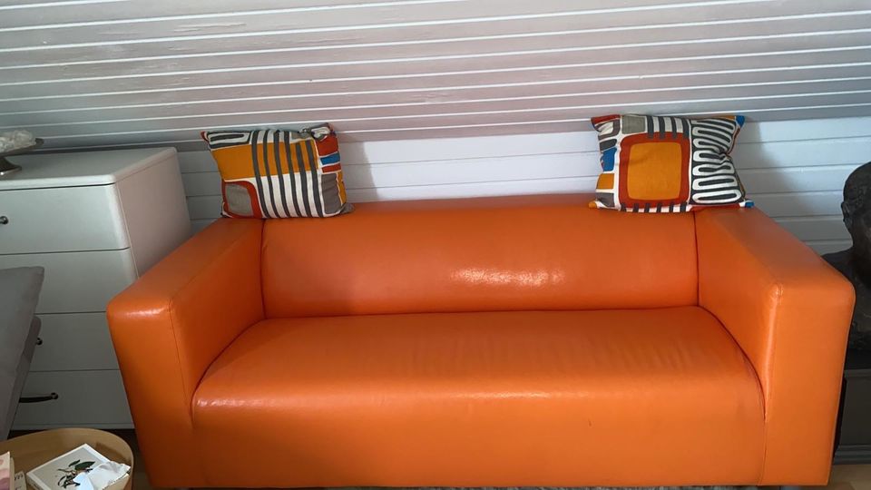 Couch/Sofa orange in Freiburg im Breisgau