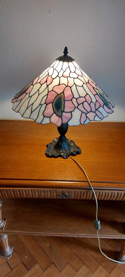 Tiffany Lampe handgefertigt in Itzehoe