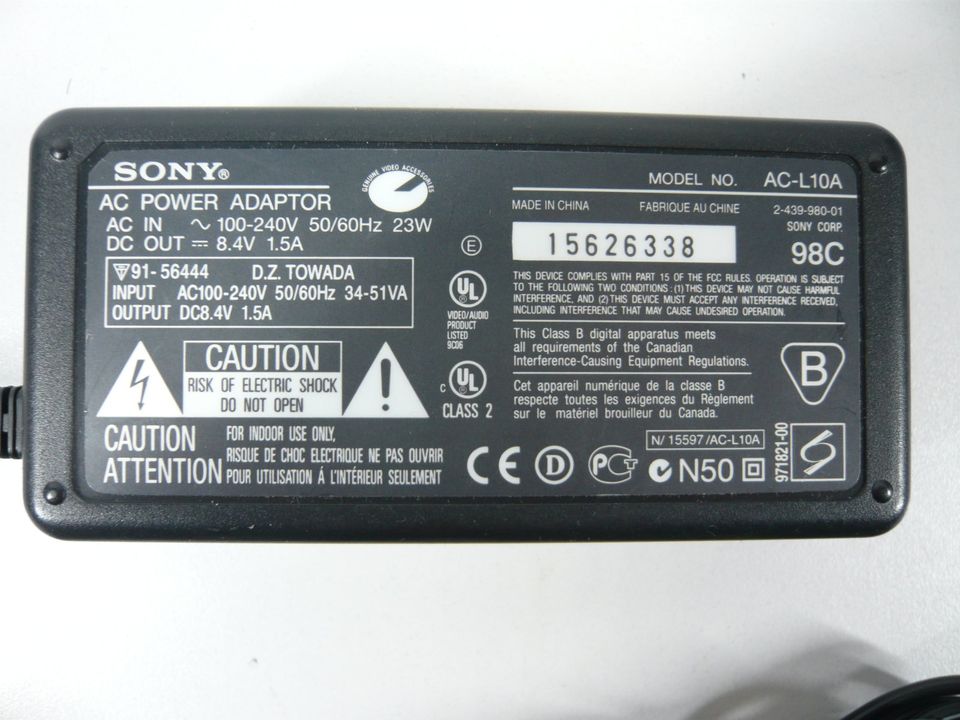 SONY Netzteil DC out = 8,4V 1,5A    AC Adaptor AC-L10A Adapter in Waldkraiburg