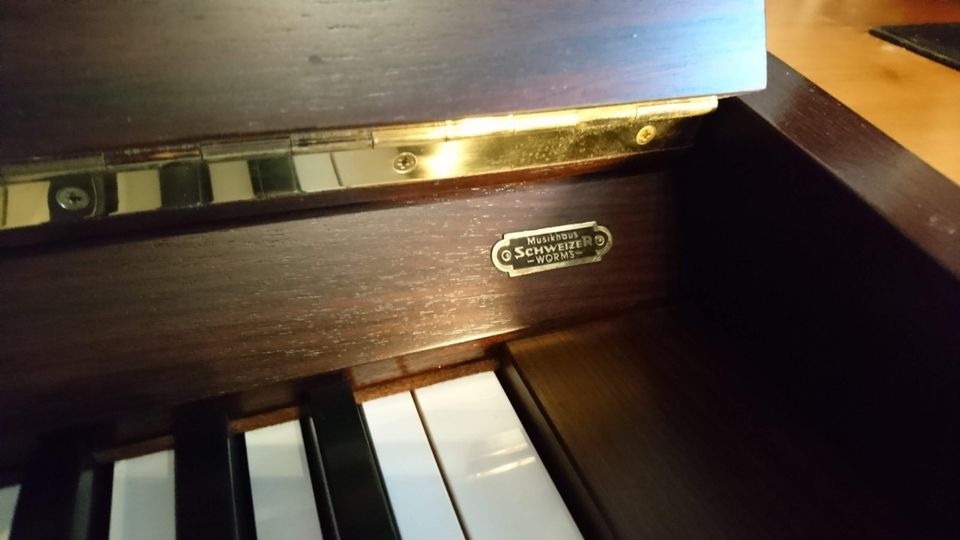 Yamaha Klavier P2 J OL/OP 1983 aus Erstbesitz in Eching (Kr Freising)
