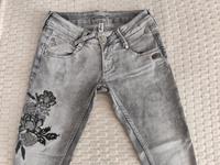 GANG Jeans Hose Nena cropped  hellgrau Größe 26 neuwertig Schleswig-Holstein - Norderstedt Vorschau