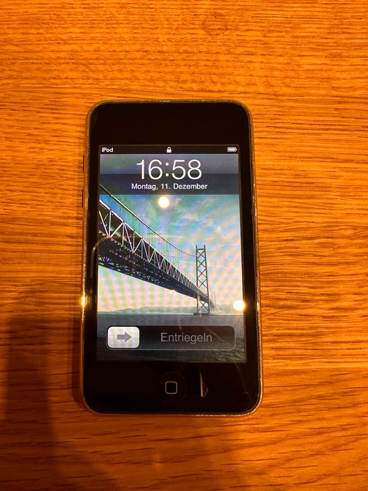 Apple iPod Touch 2. Generation 8 GB und WLAN Funktion in OVP in Wassenberg