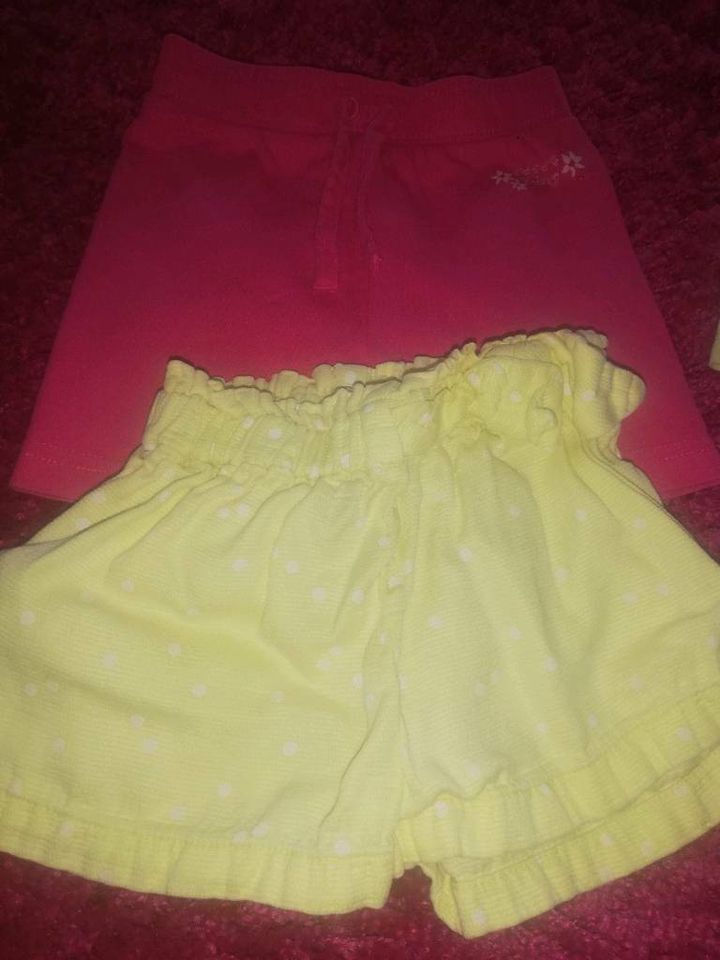 4 Shorts Gr. 86 Zara Esprit Primark in Barbing