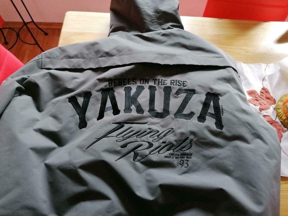 Yakuza Herren Winter Jacke XL in Großdubrau